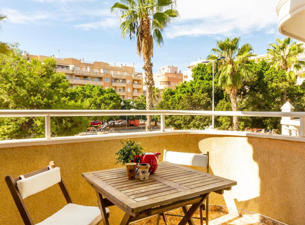 Apartamento Pink Sweet Home Torrevieja Kültér fotó